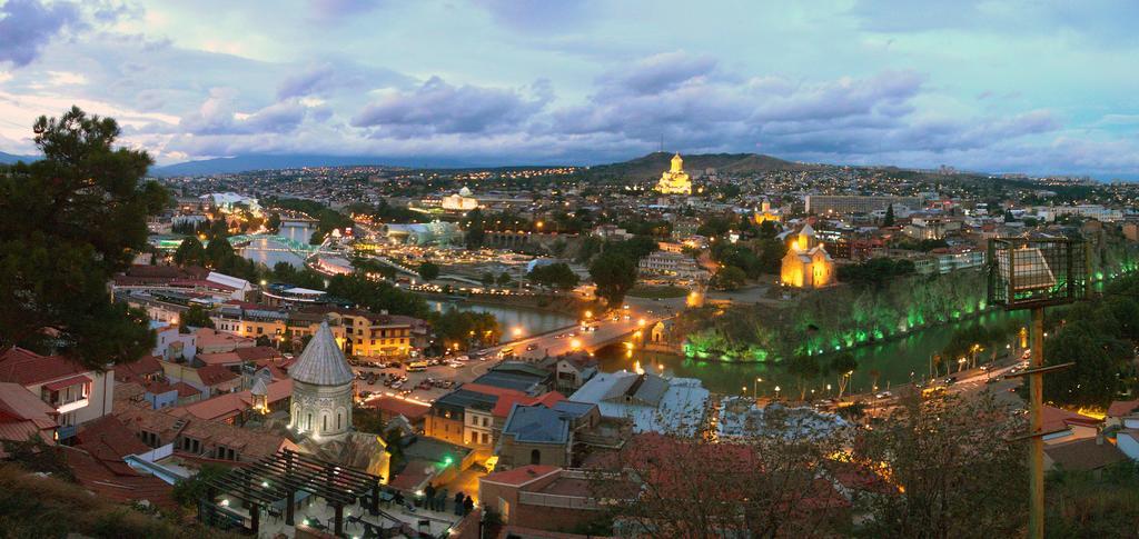 Europa+T Hotel Tbilisi Exteriör bild