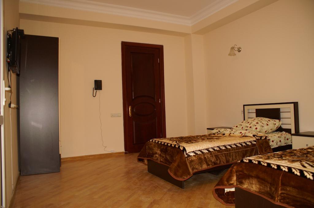 Europa+T Hotel Tbilisi Rum bild