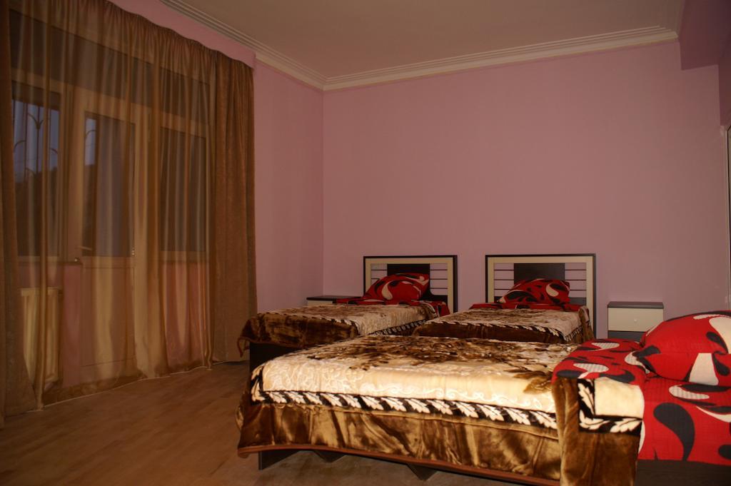 Europa+T Hotel Tbilisi Rum bild